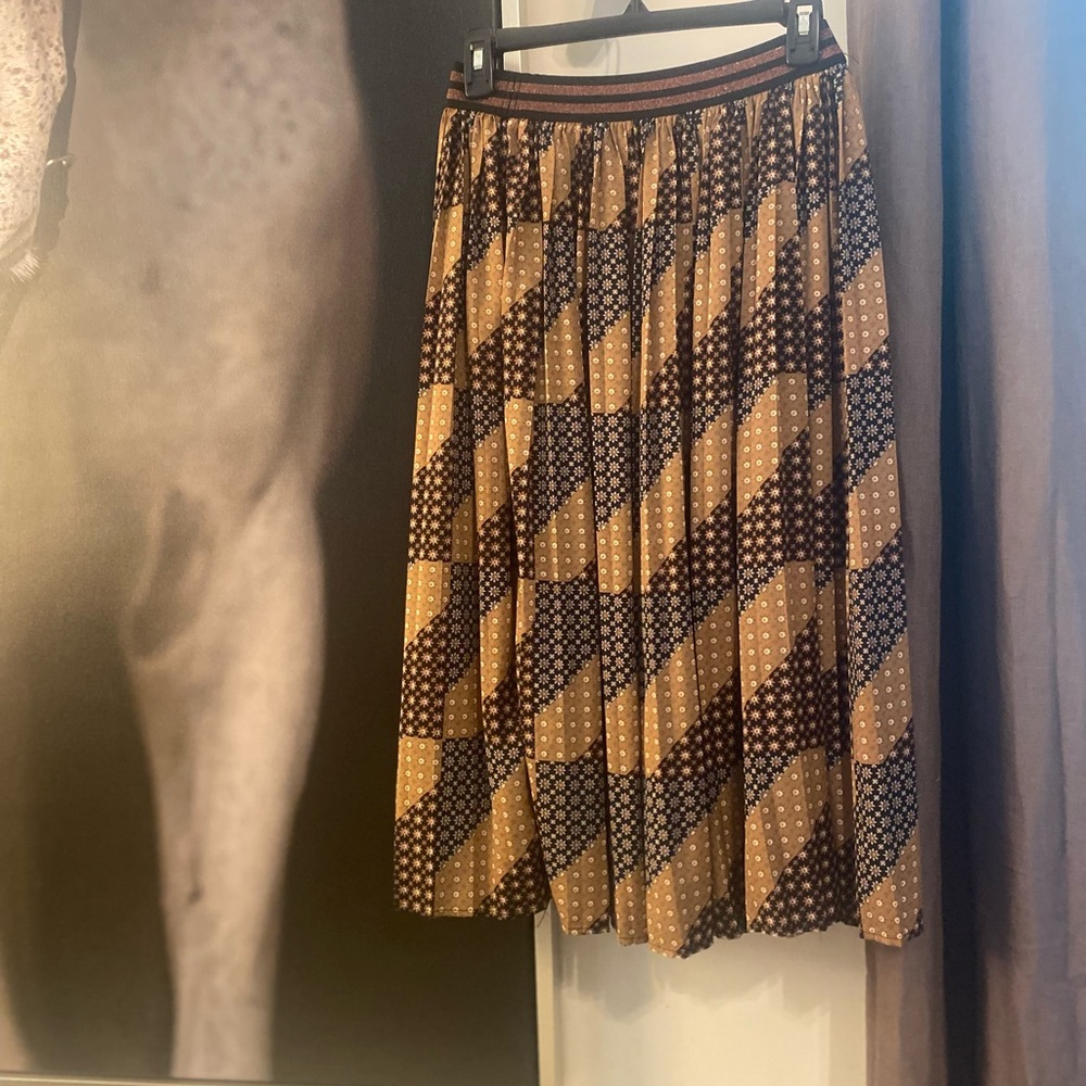 Pleated skirt